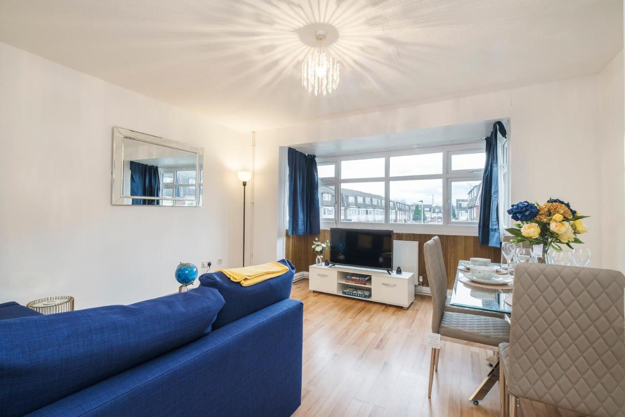 Spacious 3 Bed 1 Bath Hse W Guest Toilet W Parking Near Excel - E16 London Eksteriør bilde